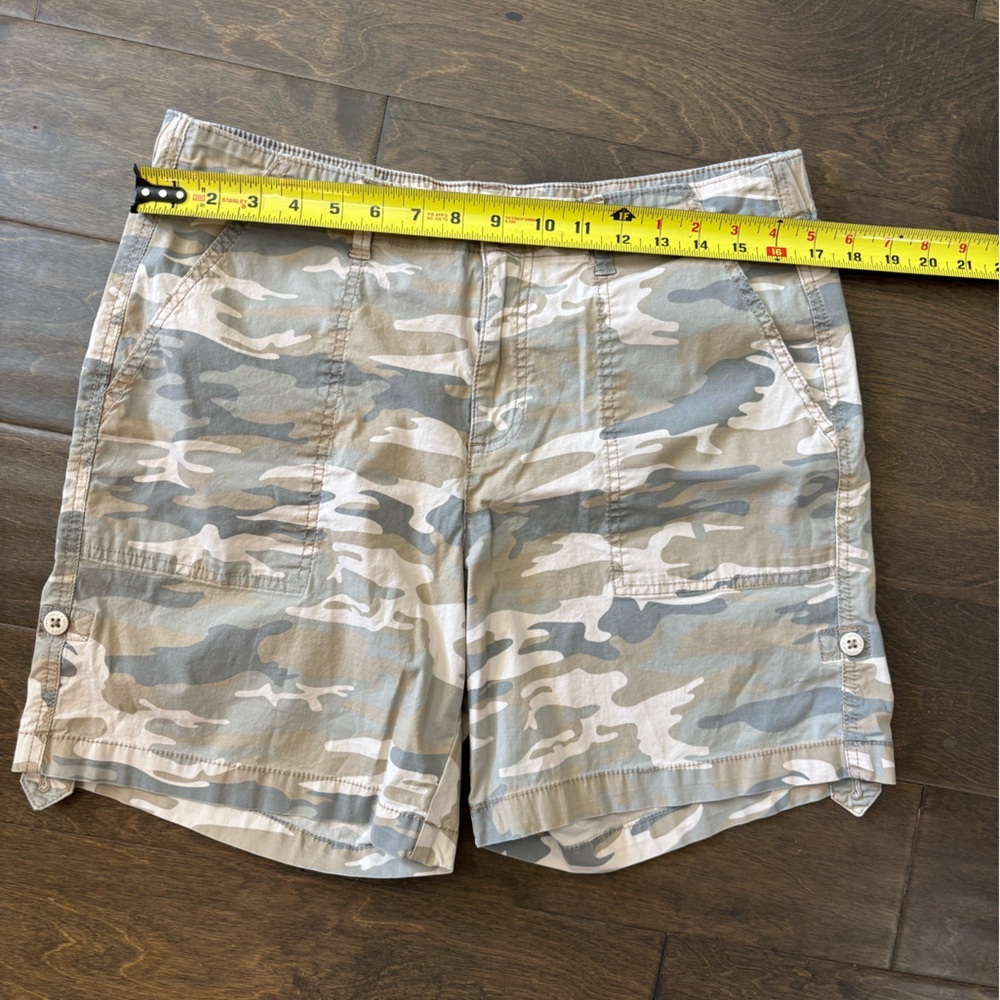 Sanctuary Women's Tan Camouflage Shorts - Picture 5 of 5